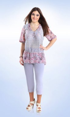 Tam gelişim. Hoş bir genç kadının portresi.