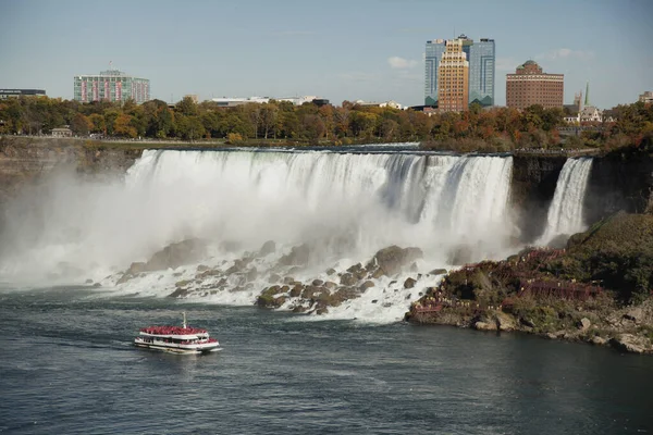 Oktober 2019 Niagara Falls Canada Hornblower Boottocht Brengt Passagiers Dichtbij — Stockfoto