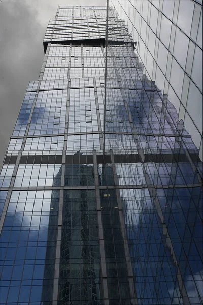 Modern building in Moscow — Stock Photo, Image