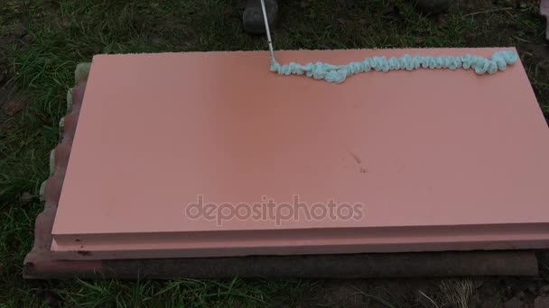 Spruzzatura Fixfoam Colla Blocco Polistirolo Rosa Isolamento Fondazione Casa — Video Stock