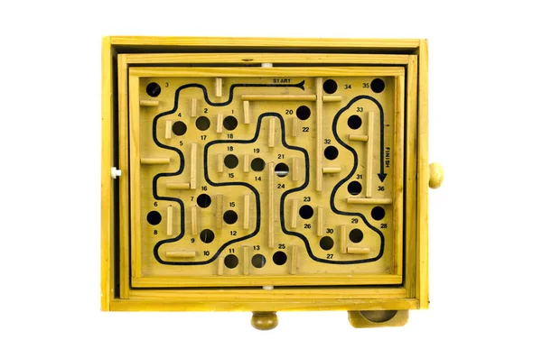 Vecchia scatola di gioco labirinto di legno con numeri isolati su bianco — Foto Stock