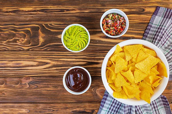 Nachos Mexicanos Con Queso Patatas Fritas Maíz Con Guacamole Salsa — Foto de Stock