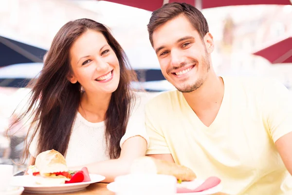 Young Woman Having A Good Day Out In The City — Stock Photo, Image