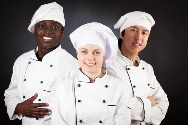 Több-etnikumú szakácsok csoportja — Stock Fotó