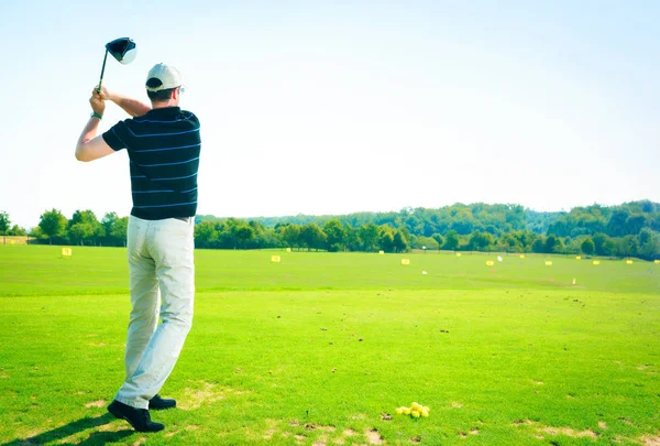 Golf Player Practicing — Stok Foto