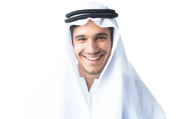 Mladý muž nosí tradiční arabský oděv — Stock fotografie