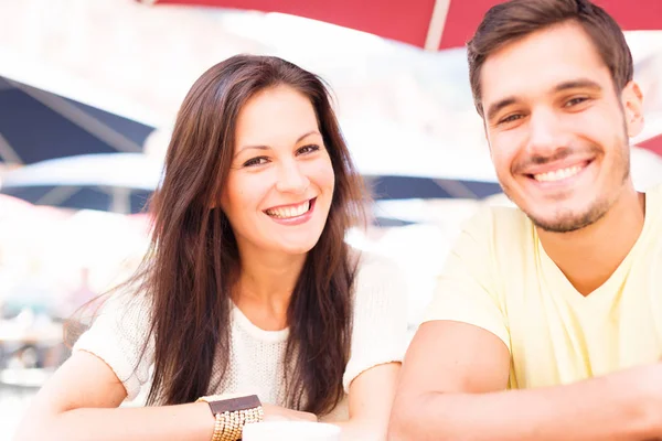 Young People Having A Good Day Out In The City — Stock Photo, Image