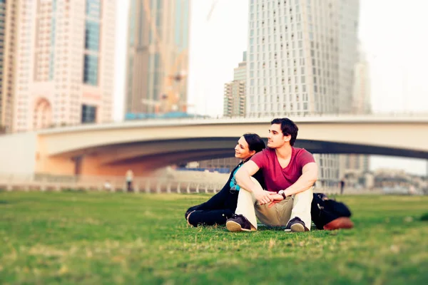 Turistas a Dubai tomando un descanso — Foto de Stock