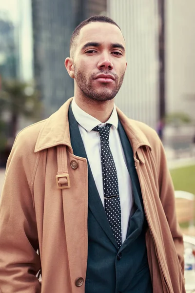 Homem de negócios negro no distrito financeiro de La Defense, Paris — Fotografia de Stock