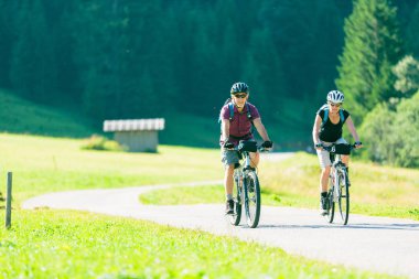 Aktif kıdemli çift