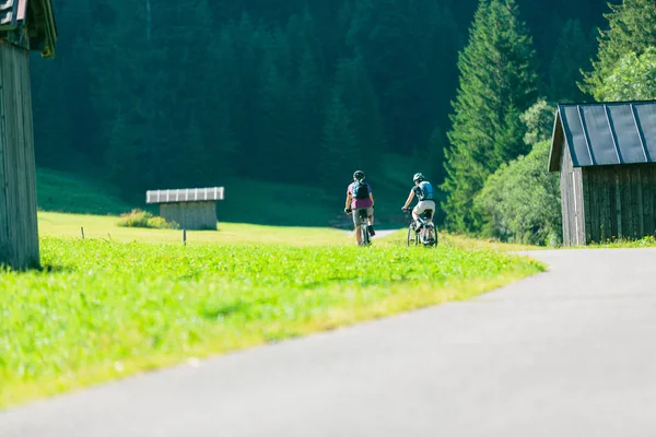 Aktif kıdemli çift