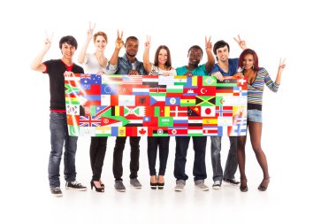 çok etnik gruptan oluşan grup genç yetişkin