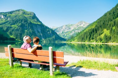 Aktif kıdemli çift