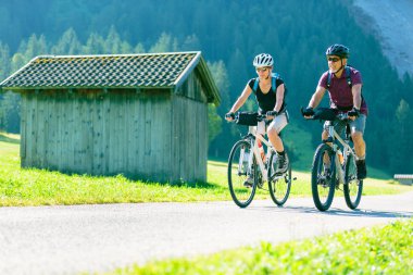 Üst düzey çift Bisiklete binme