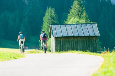 Üst düzey çift Bisiklete binme