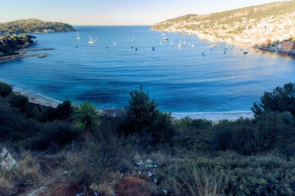 Wybrzeże Śródziemnomorskie w pobliżu Villefranche, Cote dazur, Francja — Zdjęcie stockowe