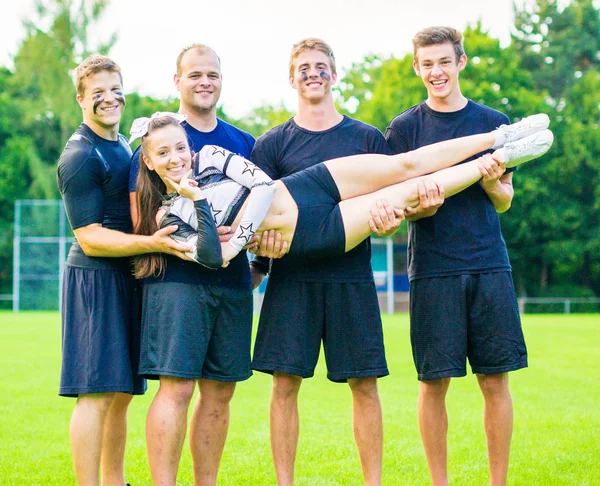Cheerleader Team oefenen — Stockfoto