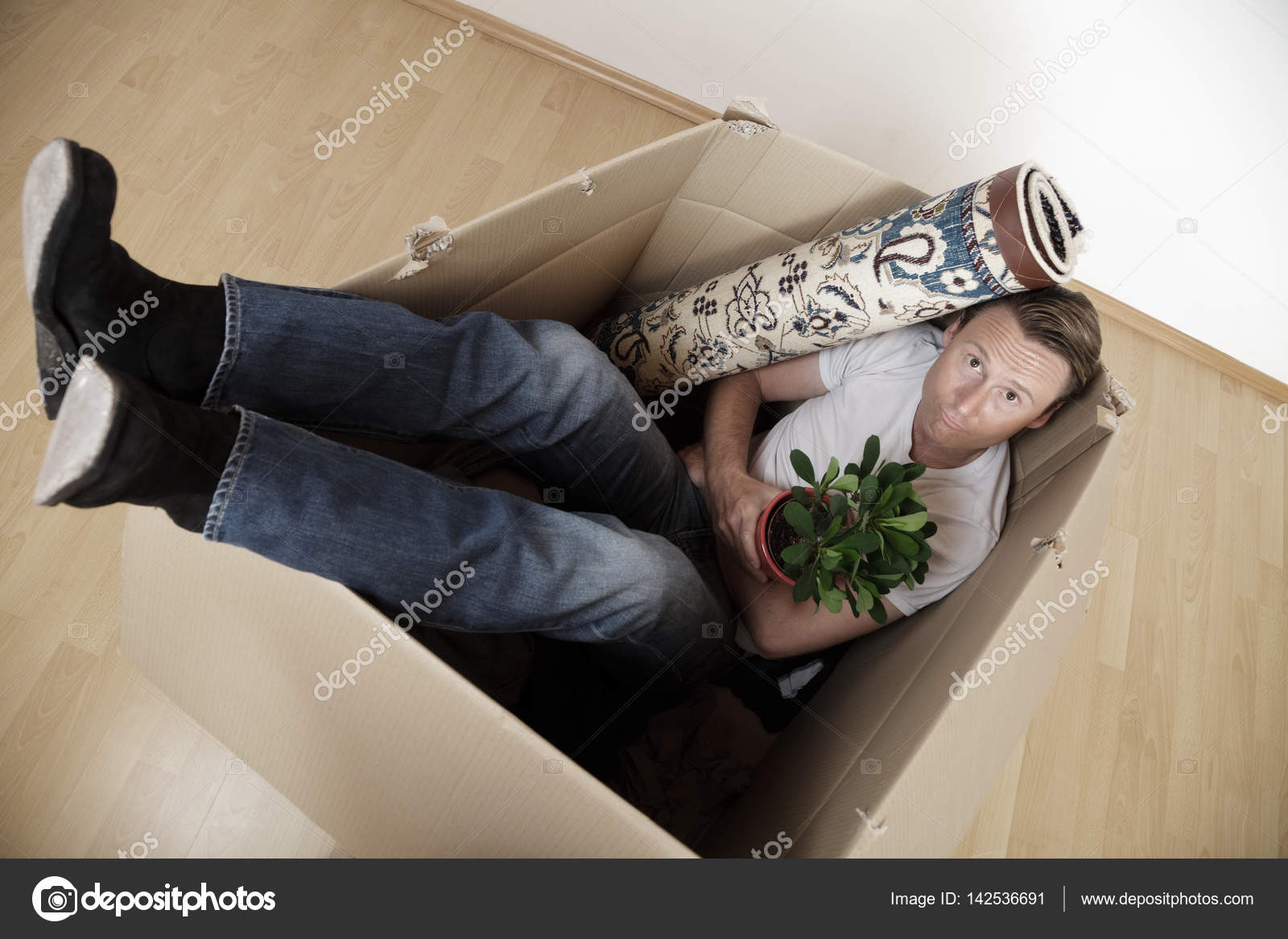 Как выселить человека. Как выселить человека из квартиры. Выселение из жилья. Лишиться квартиры. Муж ушел.