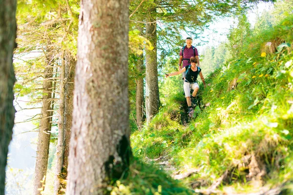Üst düzey çift hiking