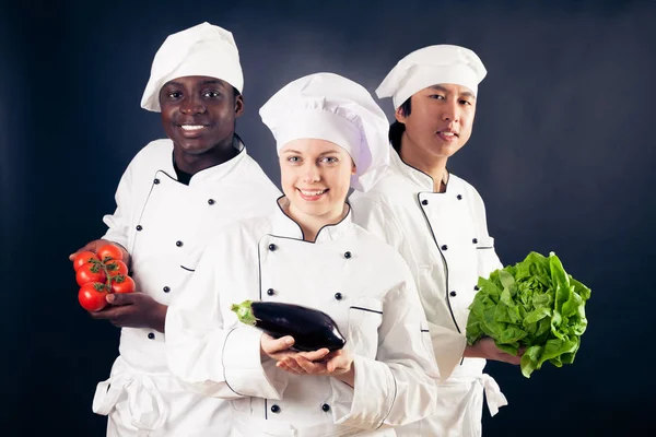 Grupo multi-étnico de cozinheiros — Fotografia de Stock