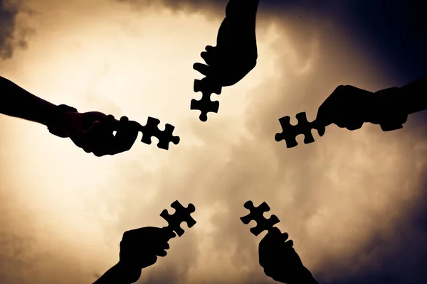 Hands With Puzzle Pieces — Stock Photo, Image