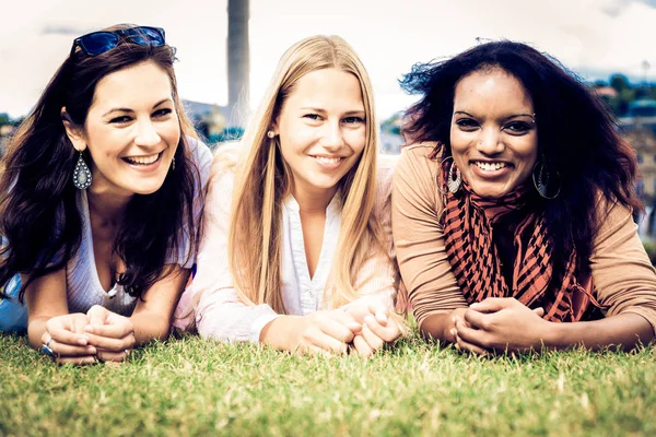 Three Young Women In The Park — Stock Photo, Image