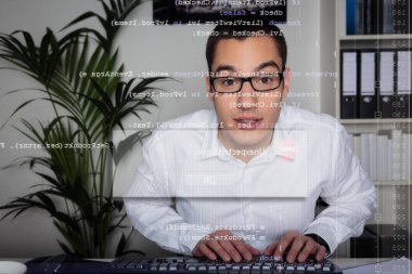 Genç bilgisayar programcısı