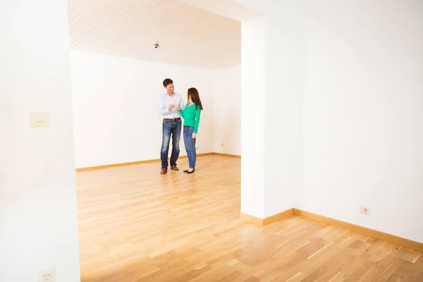 Adult Couple Celebrating Their New Apartment — Stock Photo, Image