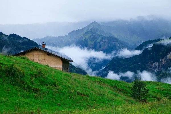 Landskap i de österrikiska Alperna nära mellau — Stockfoto