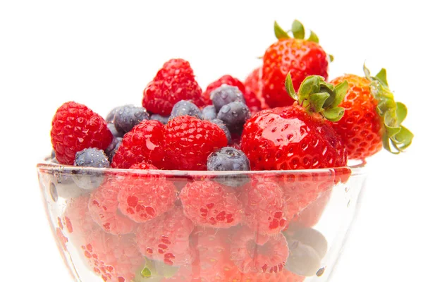 Cuenco con Rapsberries, Fresas y Arándanos — Foto de Stock