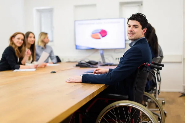 Business-teamet med ett möte — Stockfoto