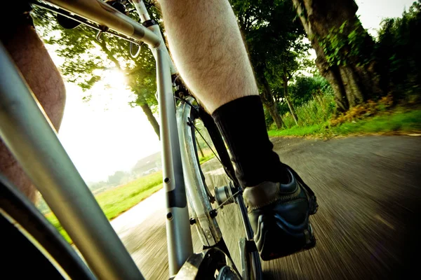 Hombre en bicicleta — Foto de Stock