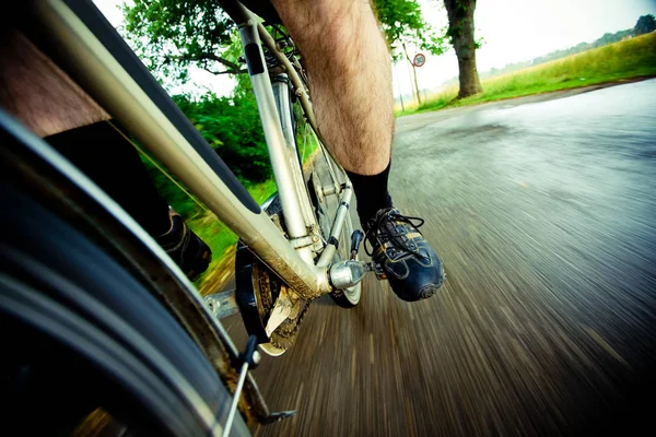Hombre en bicicleta — Foto de Stock