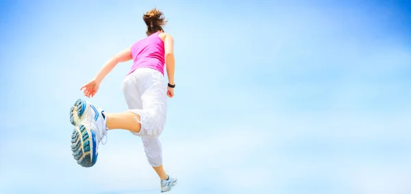 Fiatal nő, jogging — Stock Fotó