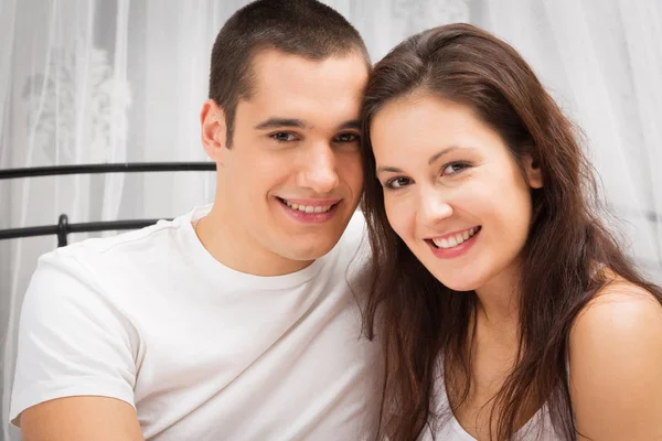 Couple Lying In Bed — Stock Photo, Image