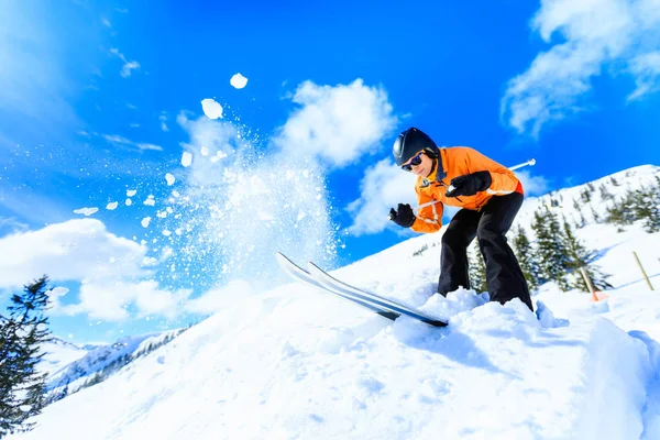 Seniorinnen beim Skifahren — Stockfoto