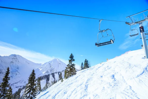 Skilift in den österreichischen Alpen — Stockfoto