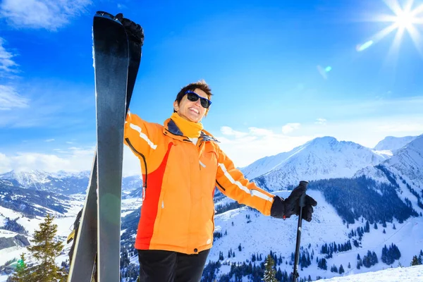 Mulher Sênior Esqui — Fotografia de Stock