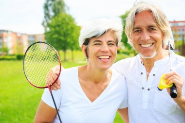 Üst düzey çift badminton oynamaya