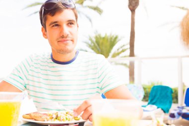 Öğle Yemeği turizm