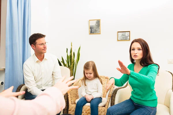 Family Seeing A Psychotherapist — Stock Photo, Image