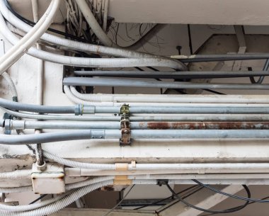 Birçok boru karmaşık.