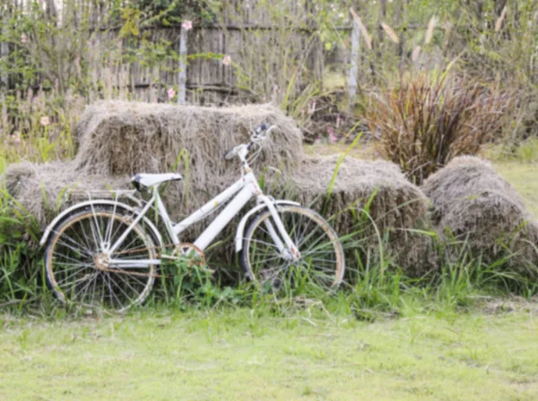 Stary rower biały z rozmycie ostrości. — Zdjęcie stockowe