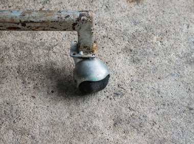 siyah lastik tekerlek.