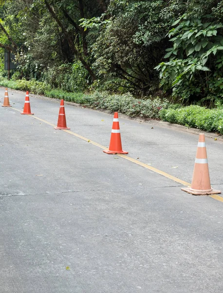 Cono de tráfico fila . — Foto de Stock