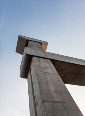 Büyük somut ayağı.