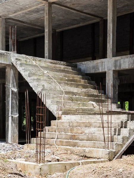 Escadaria de concreto inacabado . — Fotografia de Stock