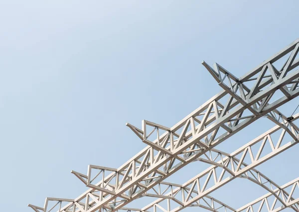Metalen framestructuur van het modern dak. — Stockfoto