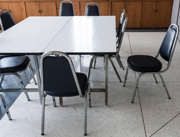 Table and metal chair set for informal conference. — Stock Photo, Image
