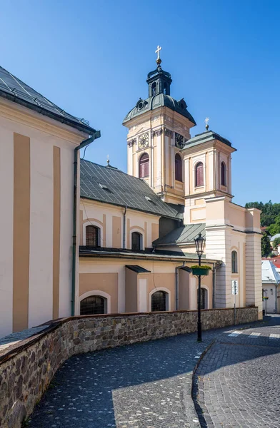 Banska Stiavnica Slovacchia Agosto 2015 Chiesa Parrocchiale Dell Assunzione Banska — Foto Stock